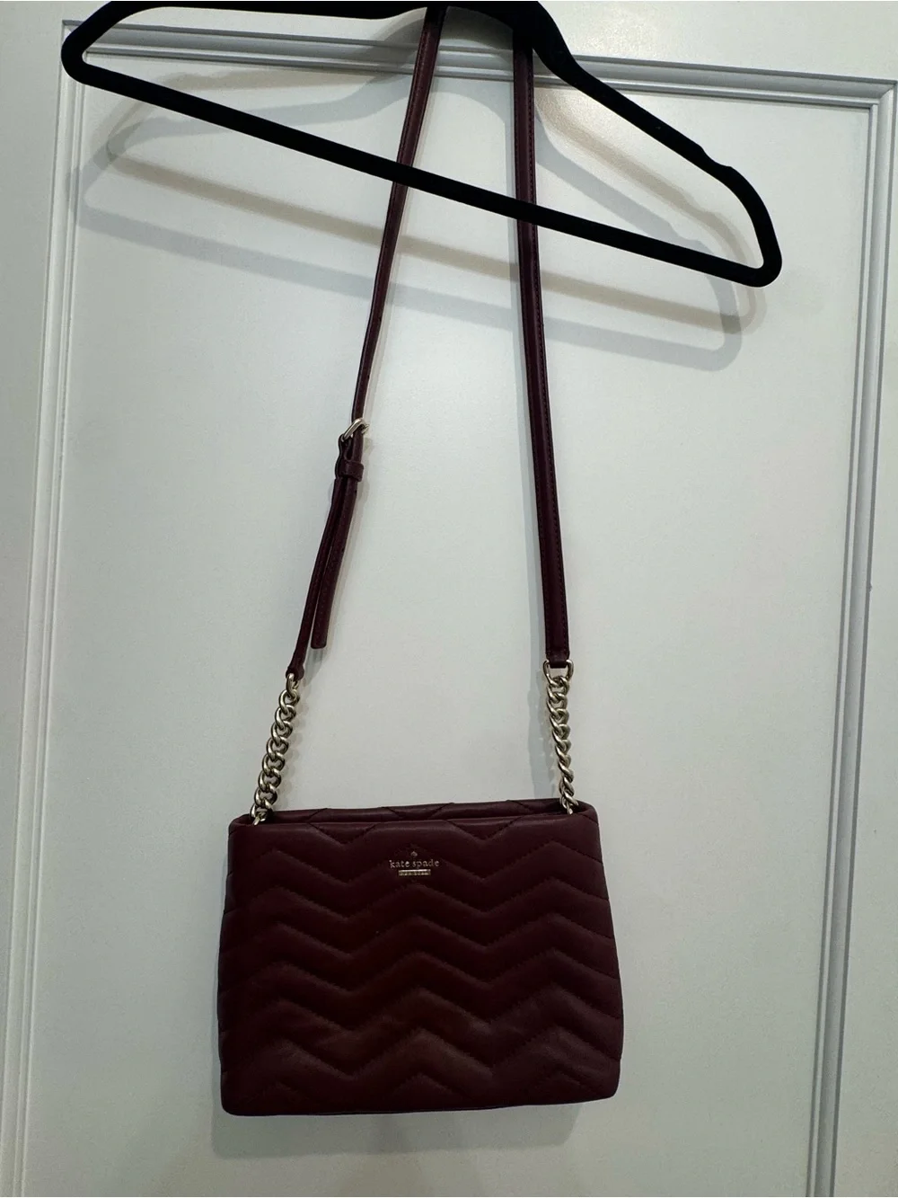 kate spade burgundy chevron quilted crossbody with gold chain